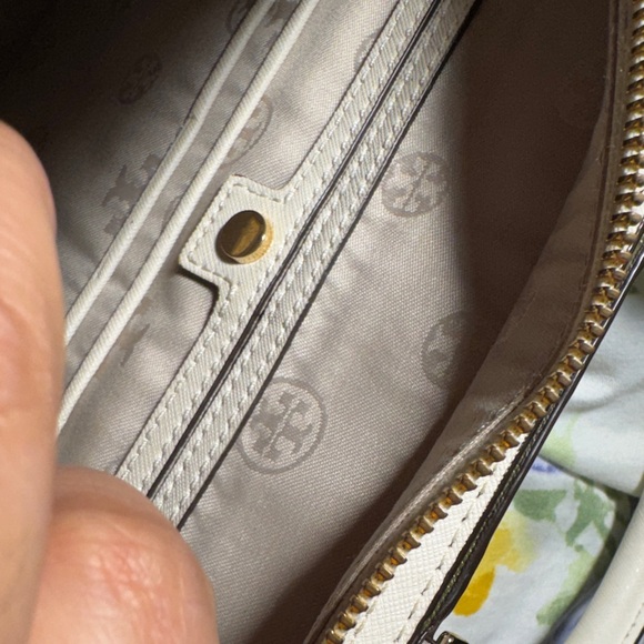 Tory Burch Cream Chevron Satchel - Picture 5 of 8